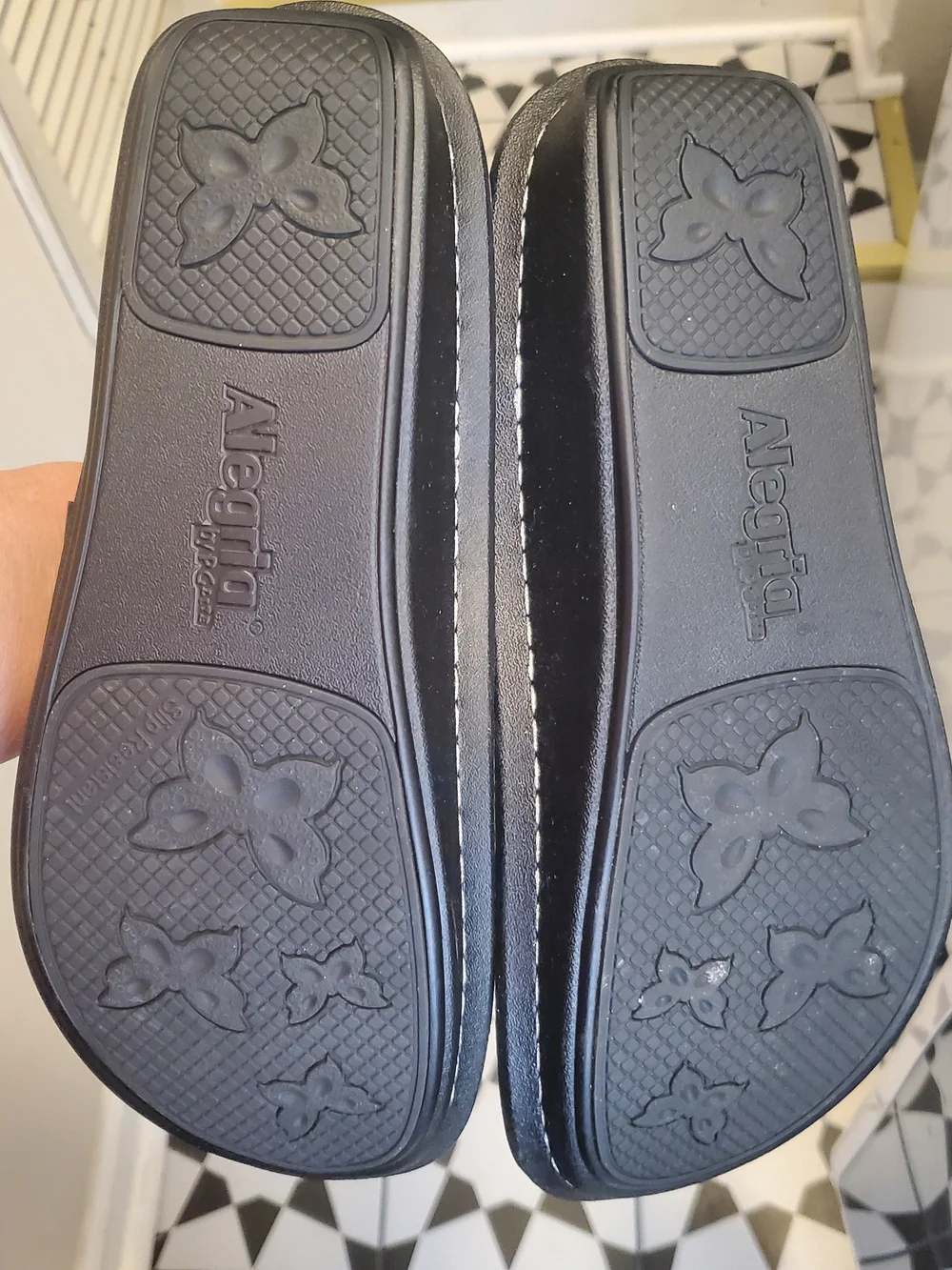 Alegria Metallic Silver Patterned Mary Jane Loafer Size 38 /8 Worn once Like New